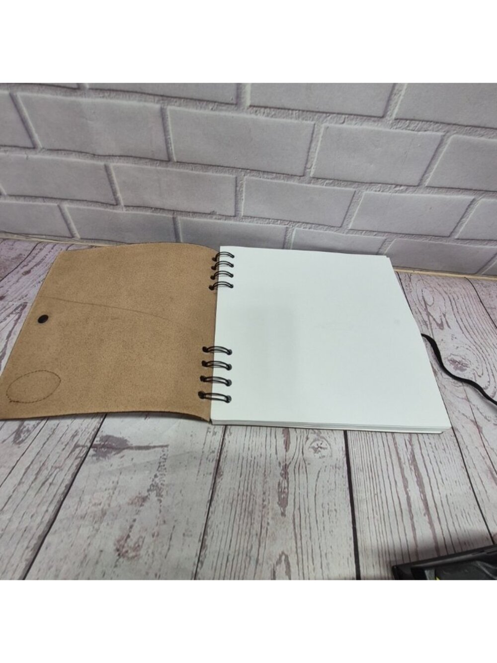 Land Rover Logo Leather Paper Blank Notebook-by Mulholland Brothers~Photo Mounts - Picture 4 of 9